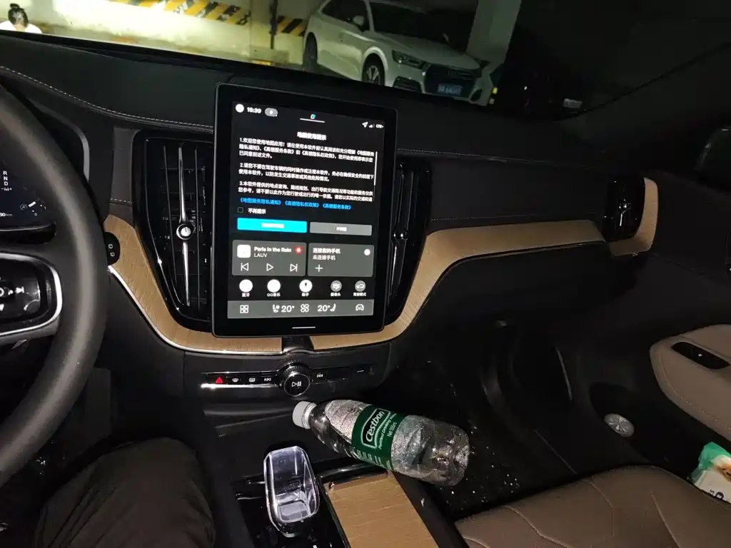 Volvo XC60 — миниатюра 14