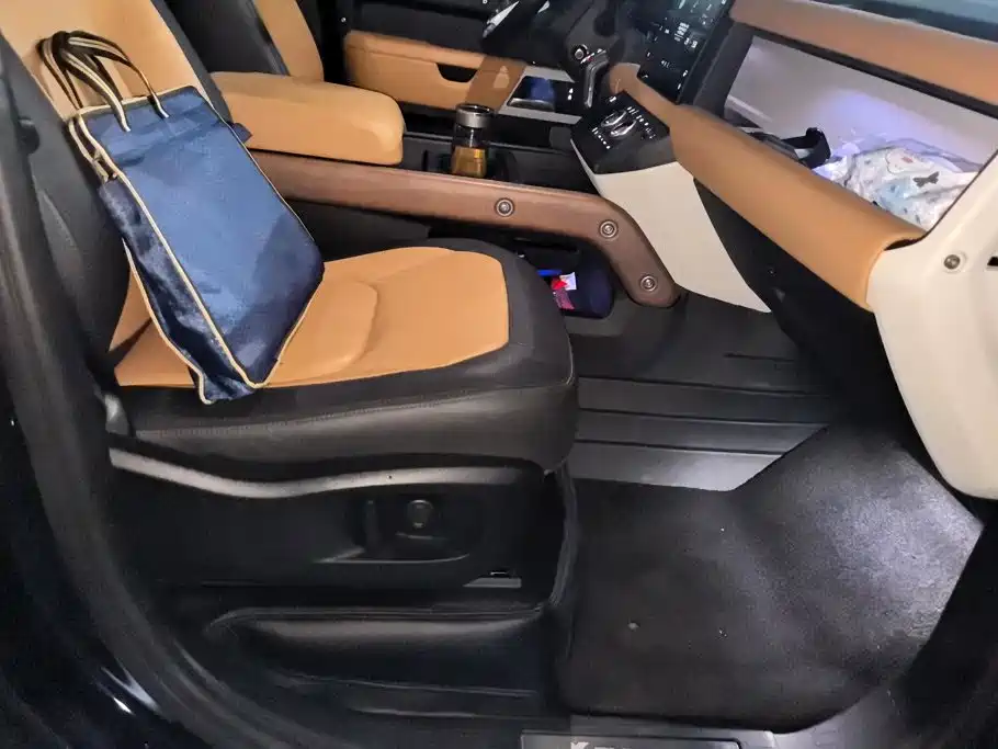 Land Rover Defender — миниатюра 8