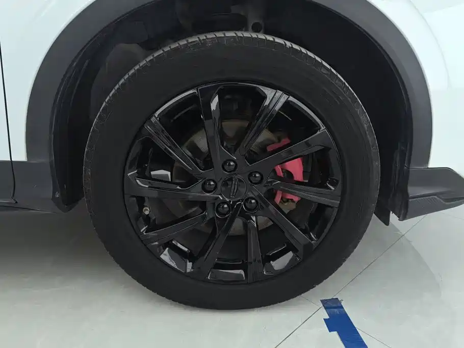 Geely Binyue — миниатюра 6