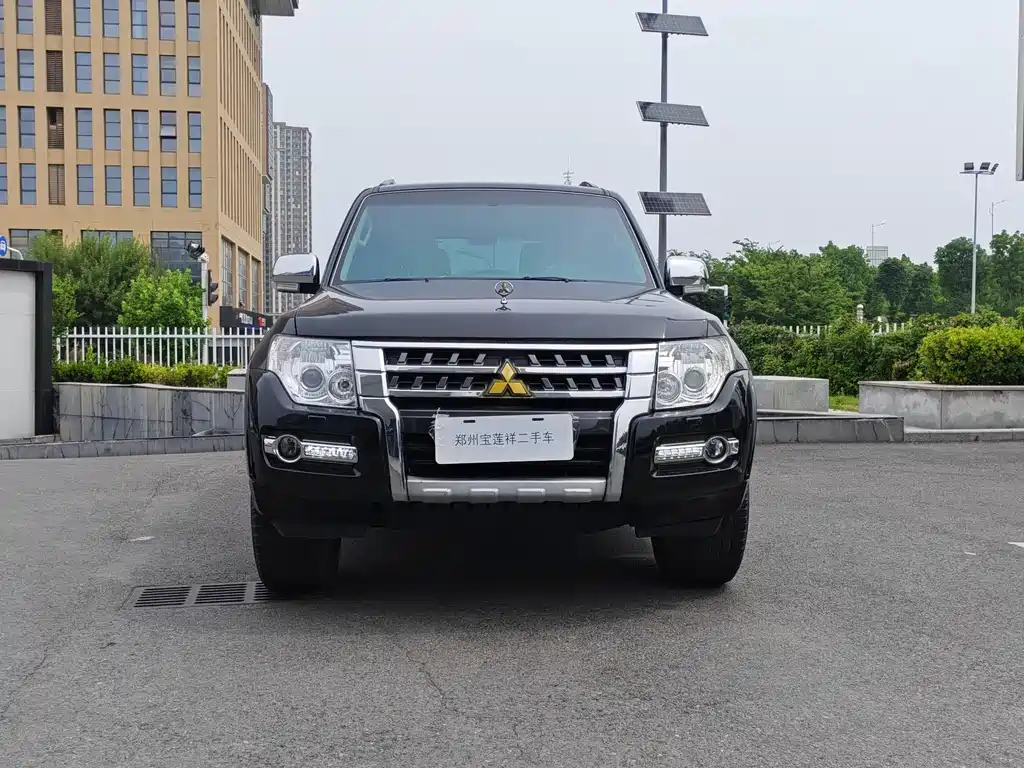 Mitsubishi V97 2018 3.8L