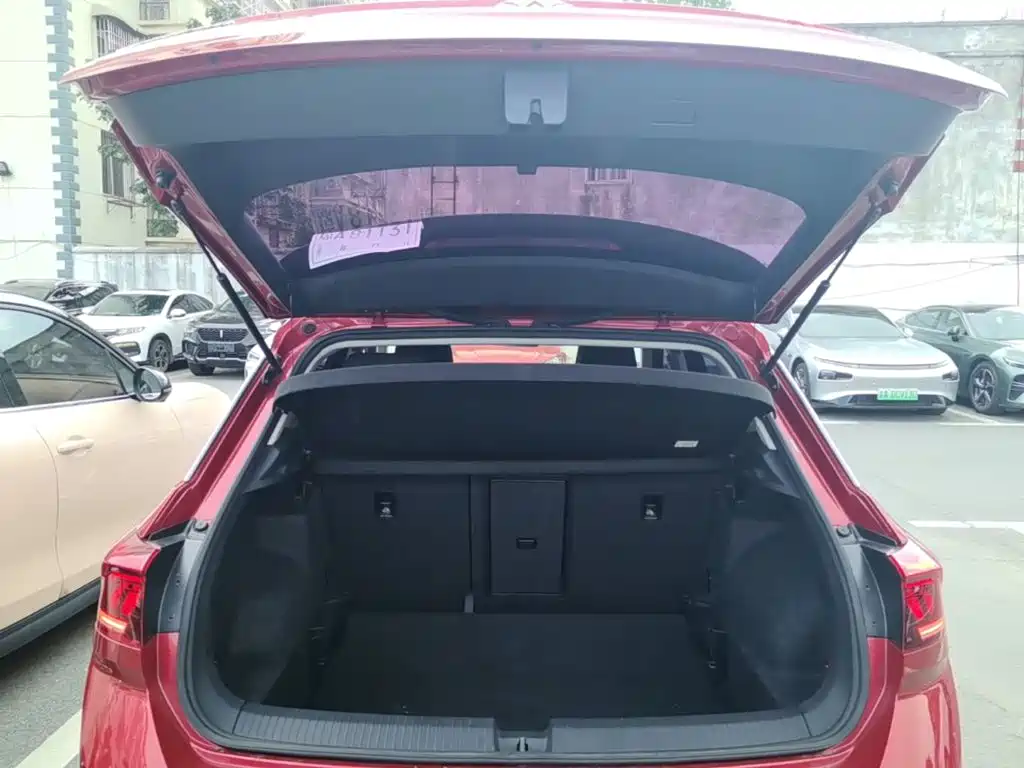 Volkswagen T-Roc — миниатюра 19
