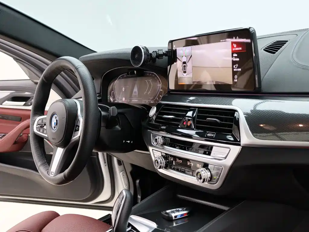BMW 5 Series New Energy — миниатюра 13