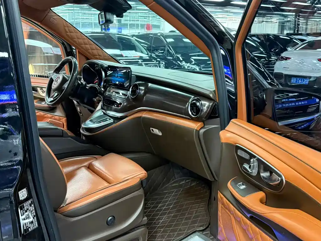 Mercedes-Benz V-Class — миниатюра 7