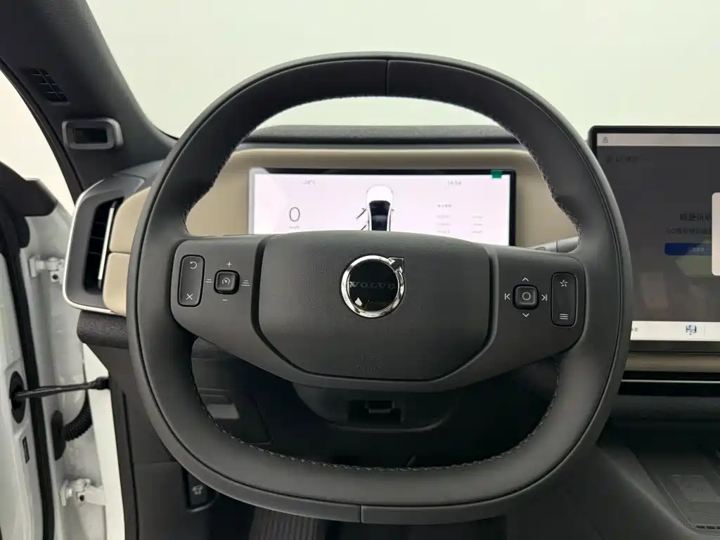 Volvo гибрид Volvo XC70 plug-in — миниатюра 8