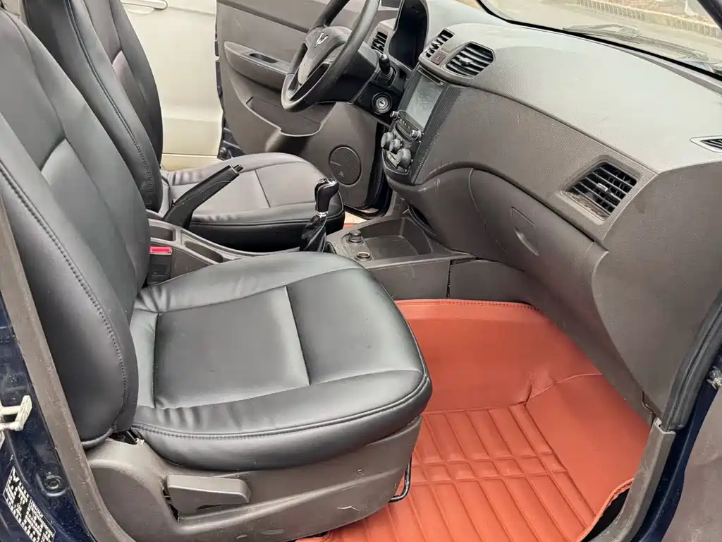 Wuling Hongguang — миниатюра 8