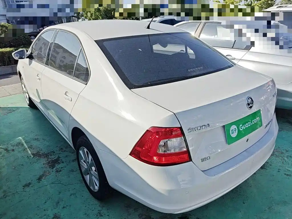 Skoda Rapid — миниатюра 5