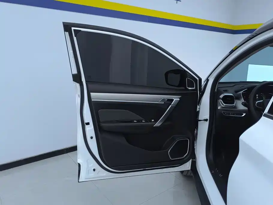 Geely Binyue — миниатюра 7
