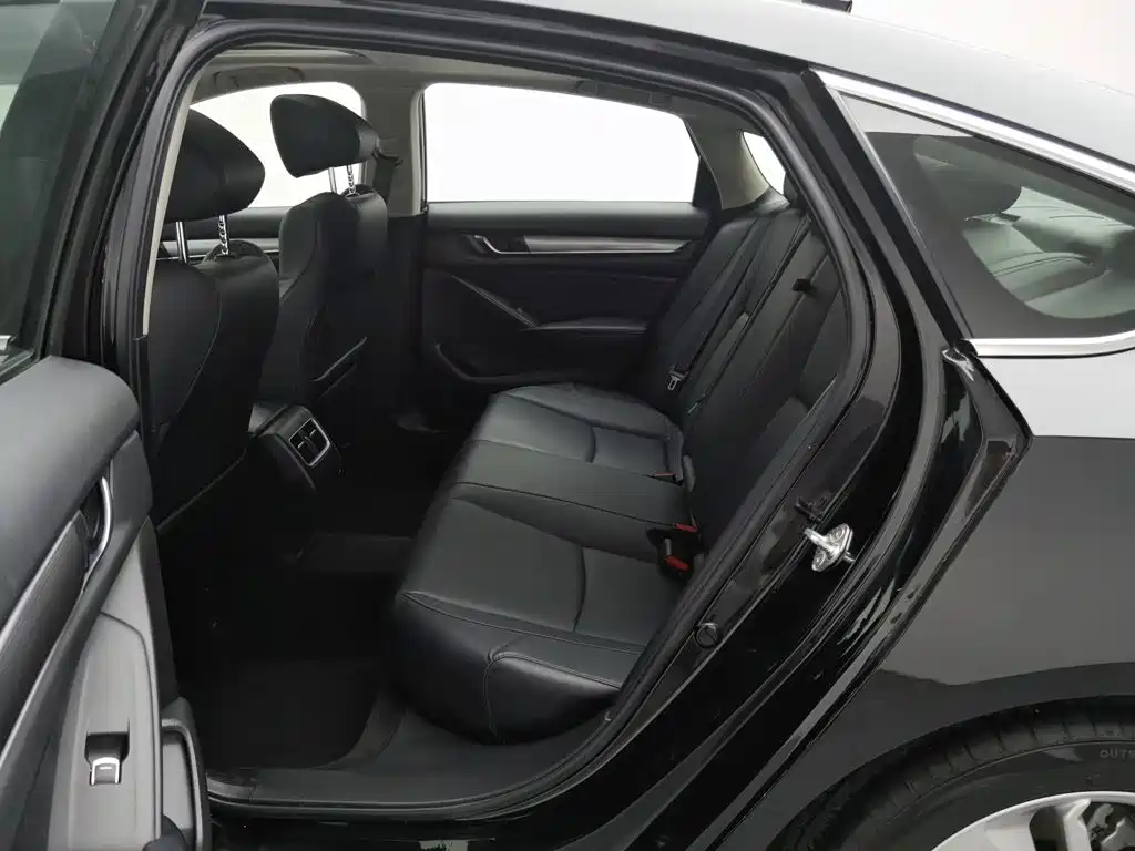 Honda Accord — миниатюра 15