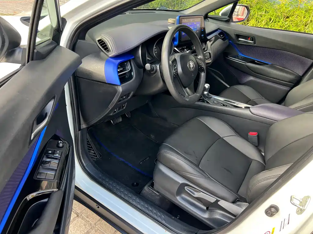 Toyota C-HR — миниатюра 11
