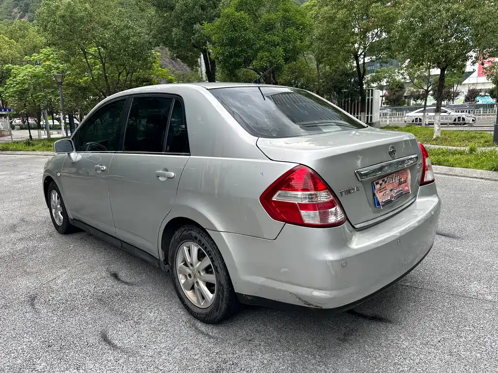 Nissan Tiida 2008 1.6L AT