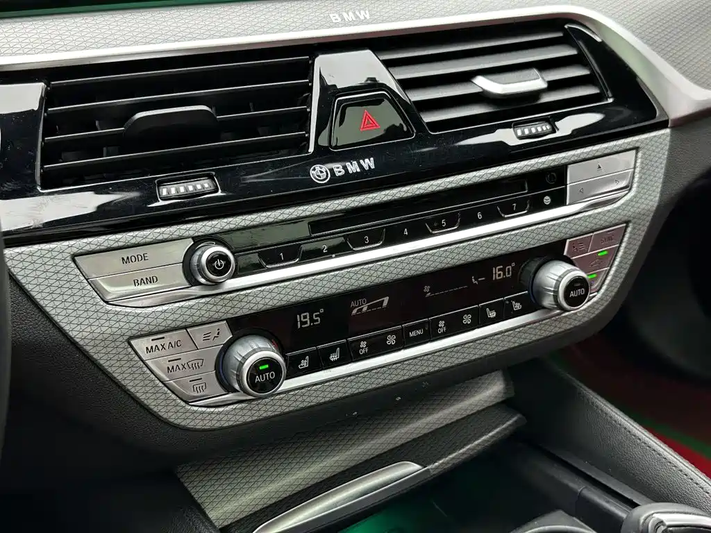 BMW 5 Series — миниатюра 18