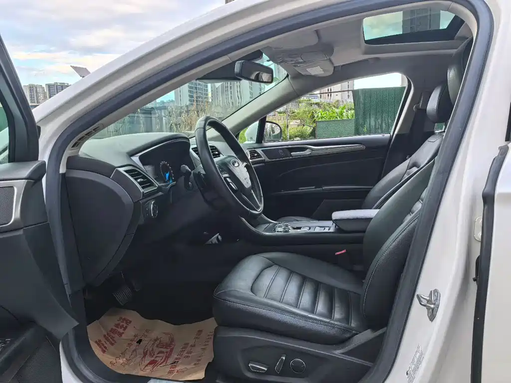 Ford Mondeo — миниатюра 6
