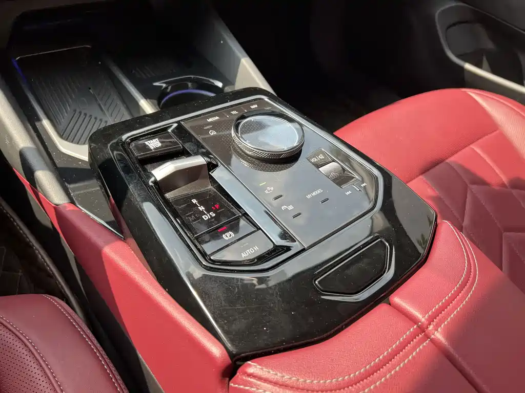BMW 5 Series — миниатюра 12