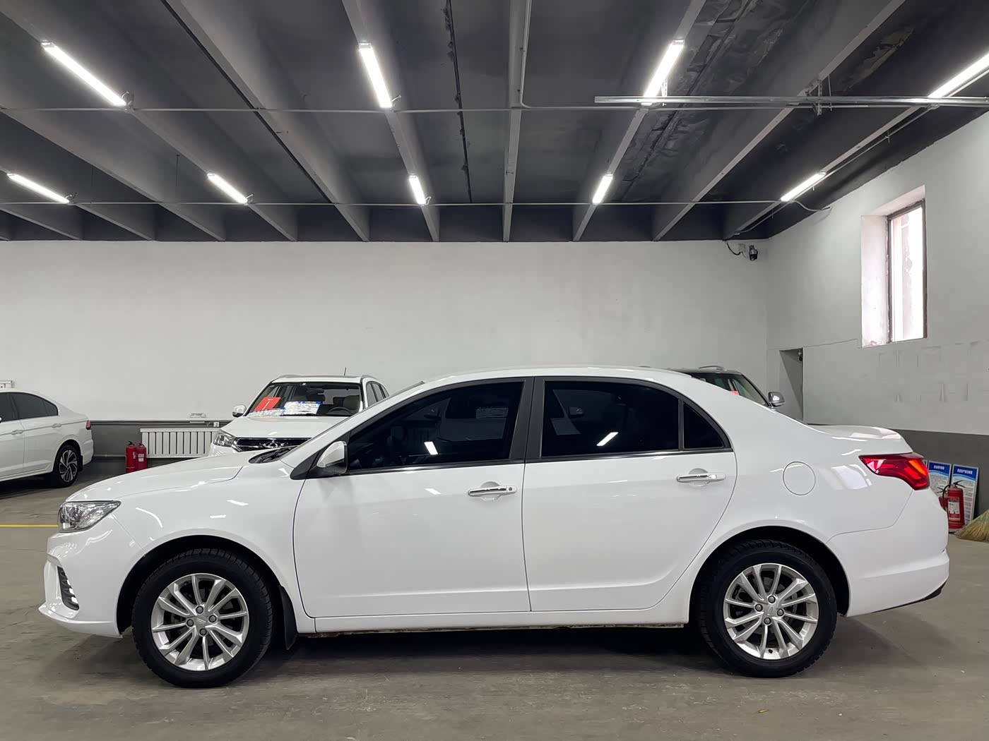 Geely Vision 1.5 л 2021 г. Белый, пробег 50000 км