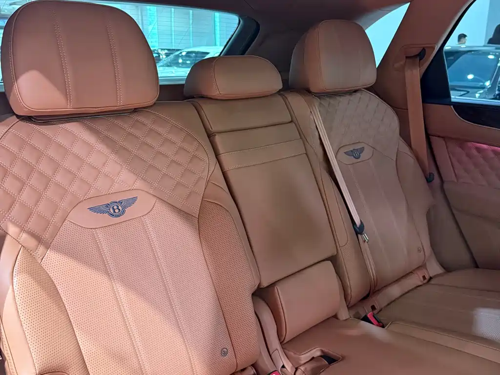 Bentley Bentayga — миниатюра 12