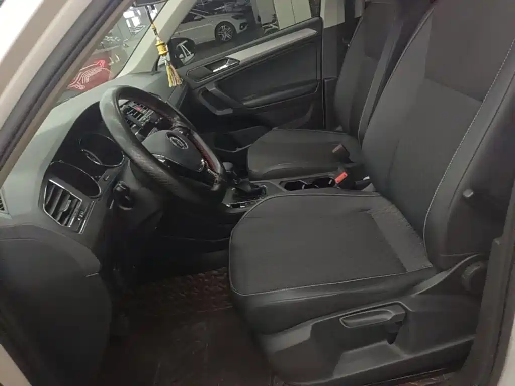 Volkswagen Tiguan L — миниатюра 15
