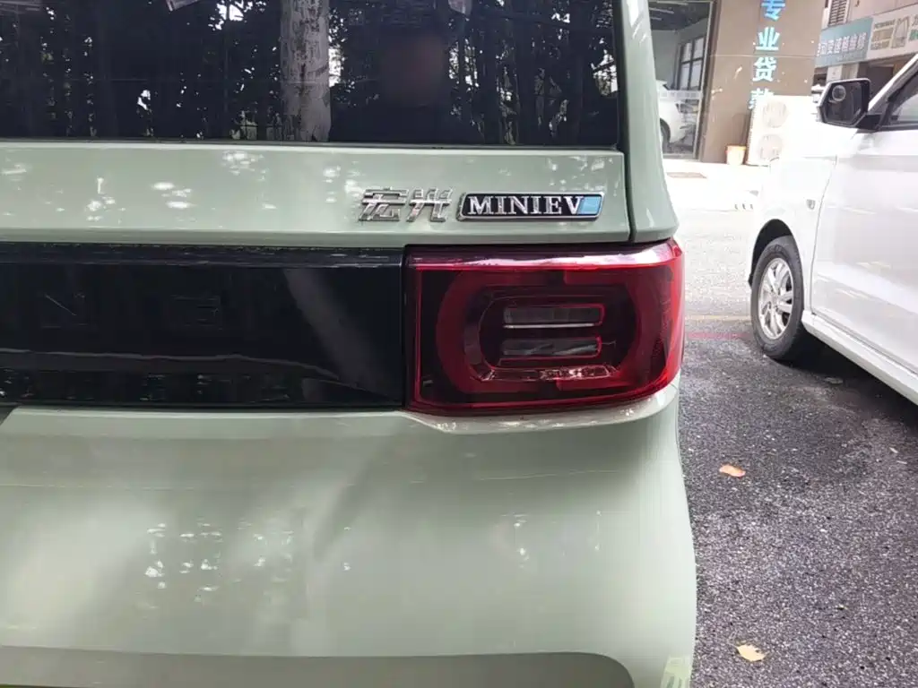 Wuling MINIEV — миниатюра 8