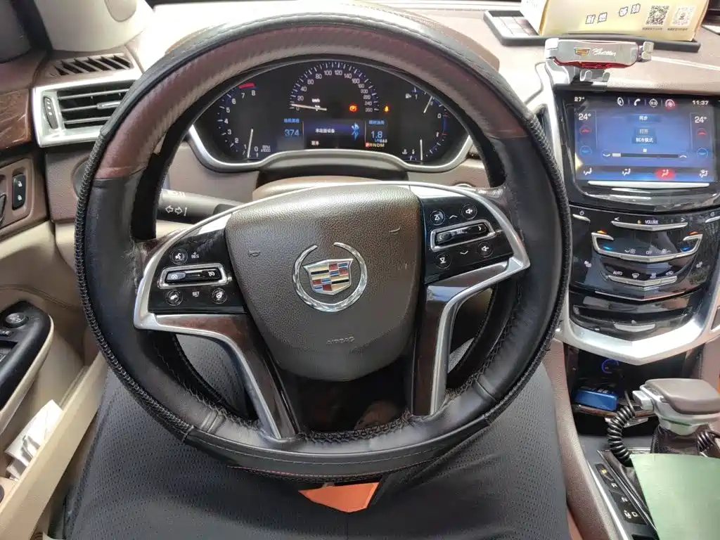 Cadillac SRX — миниатюра 11