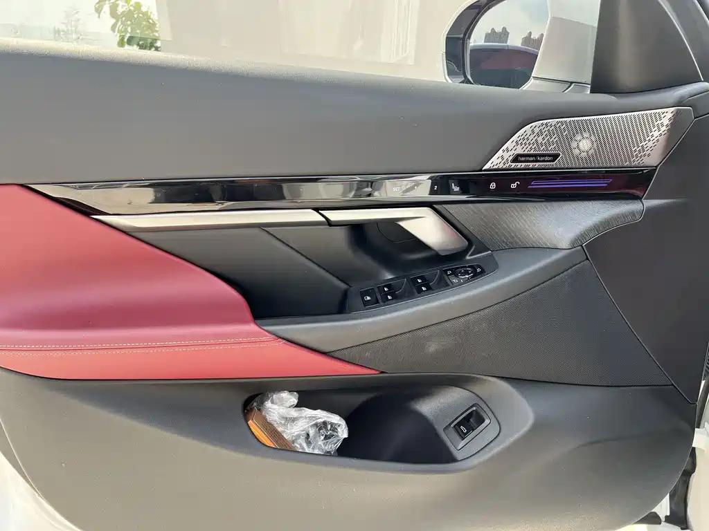 BMW 5 Series — миниатюра 17