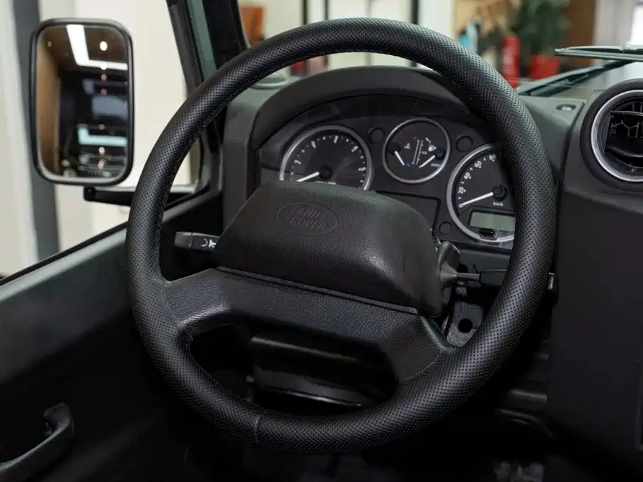 Land Rover Defender — миниатюра 11