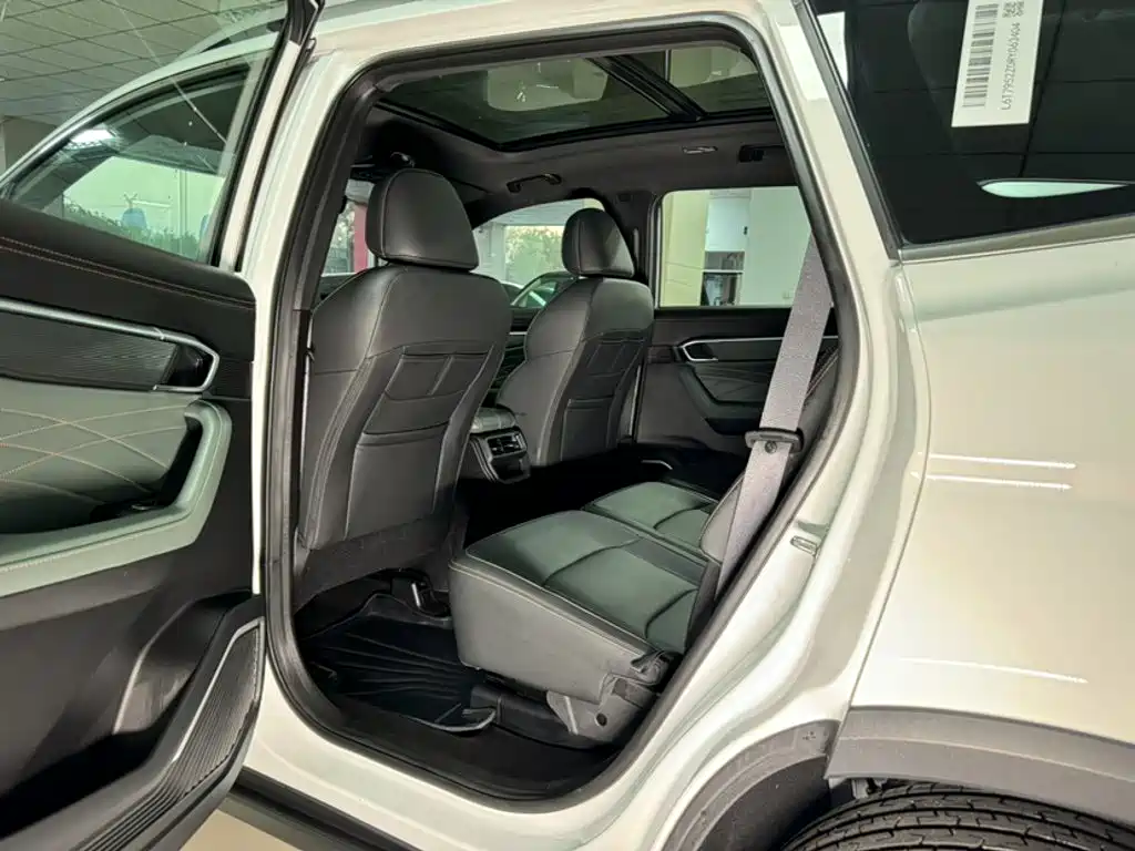 Geely Haoyue L — миниатюра 10