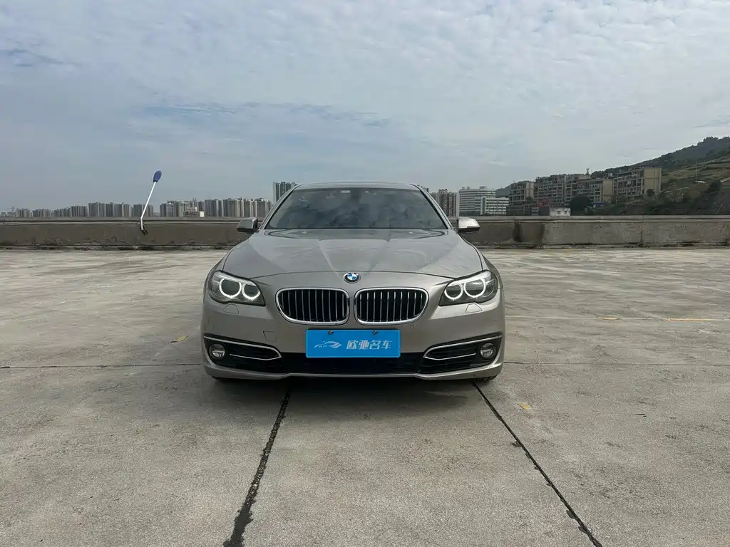 BMW 5 Series — миниатюра 2