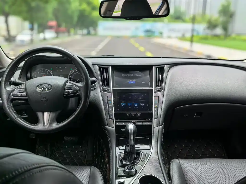 Infiniti Q50L 2016 2.0T Enjoy
