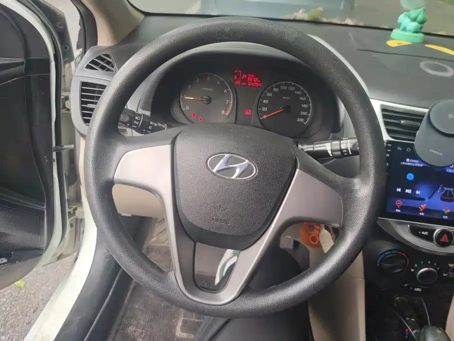 Hyundai Verna — миниатюра 15