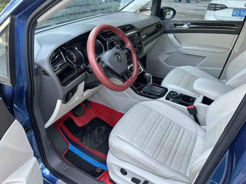 Volkswagen Touran — миниатюра 7