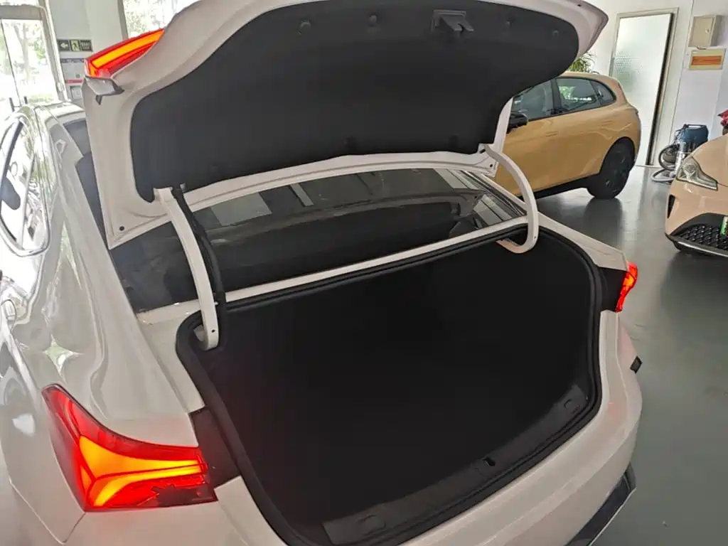 Buick Verano — миниатюра 19