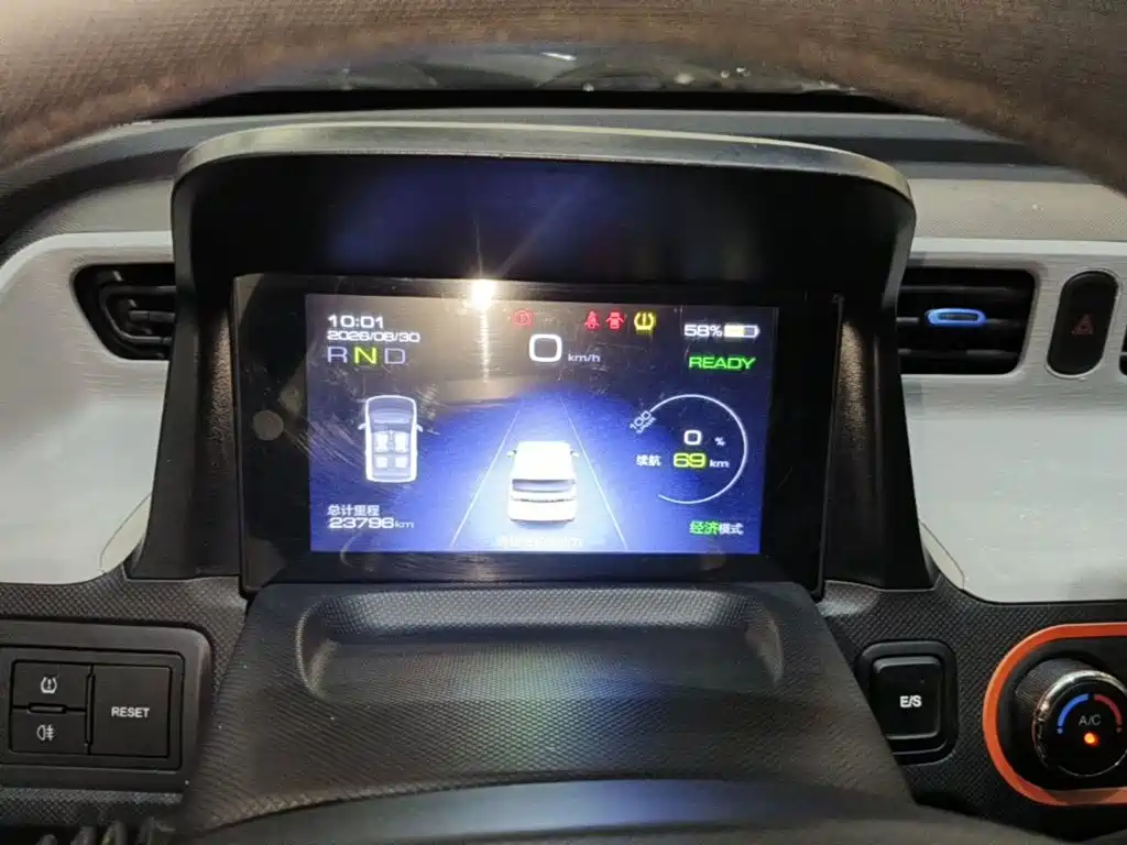 Wuling MINIEV — миниатюра 12
