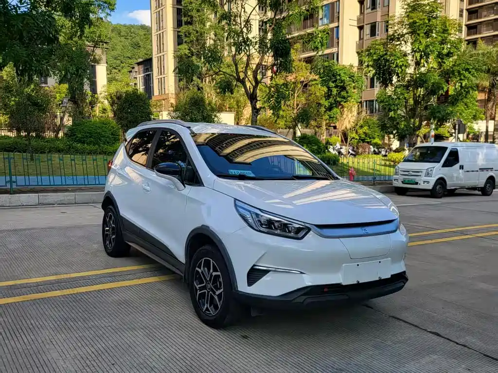 BYD Yuan Pro - фото 3