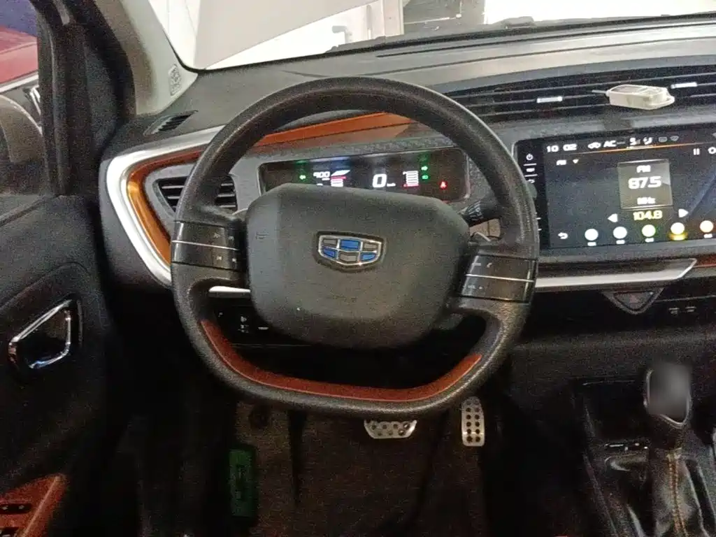 Geely Vision X1 — миниатюра 11
