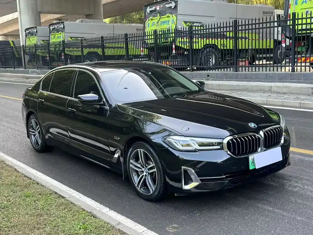 BMW 5 Series New Energy — миниатюра 3