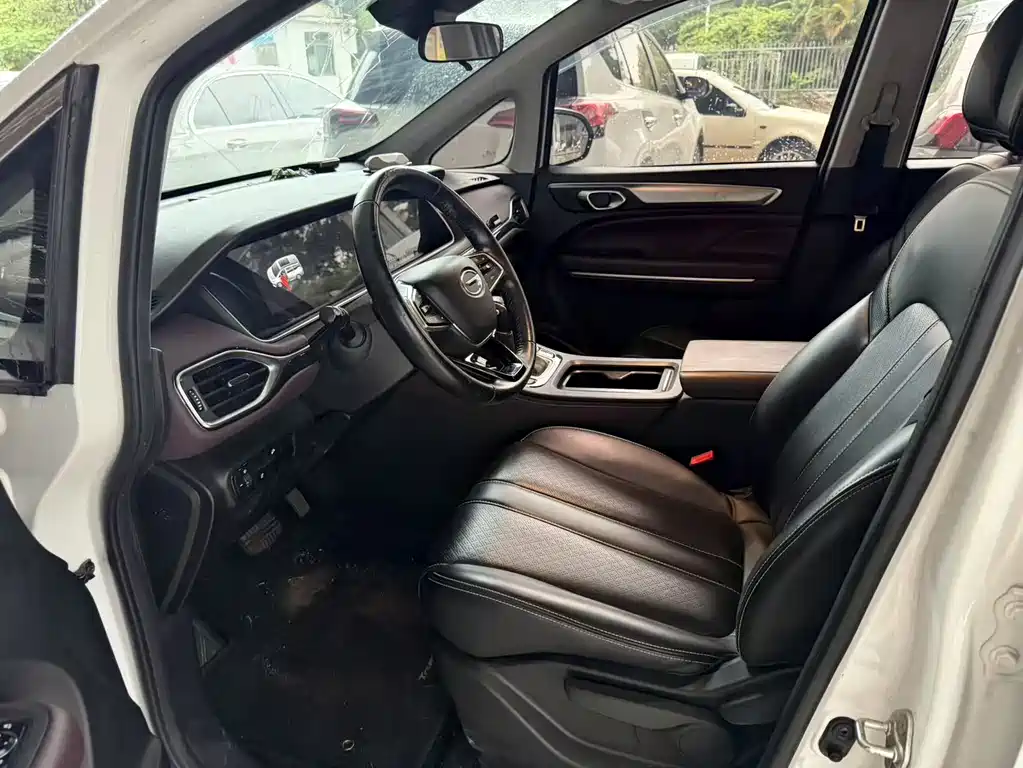 GAC M6 2021 270T DCT Premium （ мест）