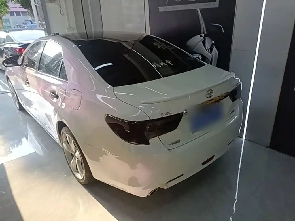 Toyota Reiz — миниатюра 5
