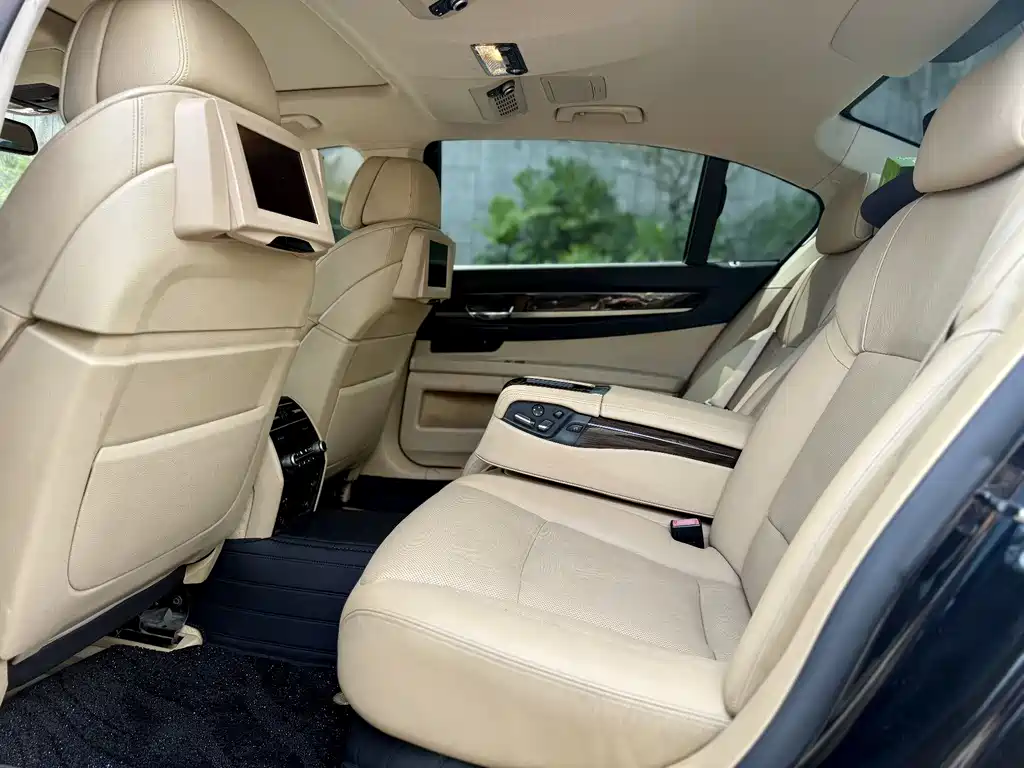 BMW 7 Series 7 2009 740Li Luxury