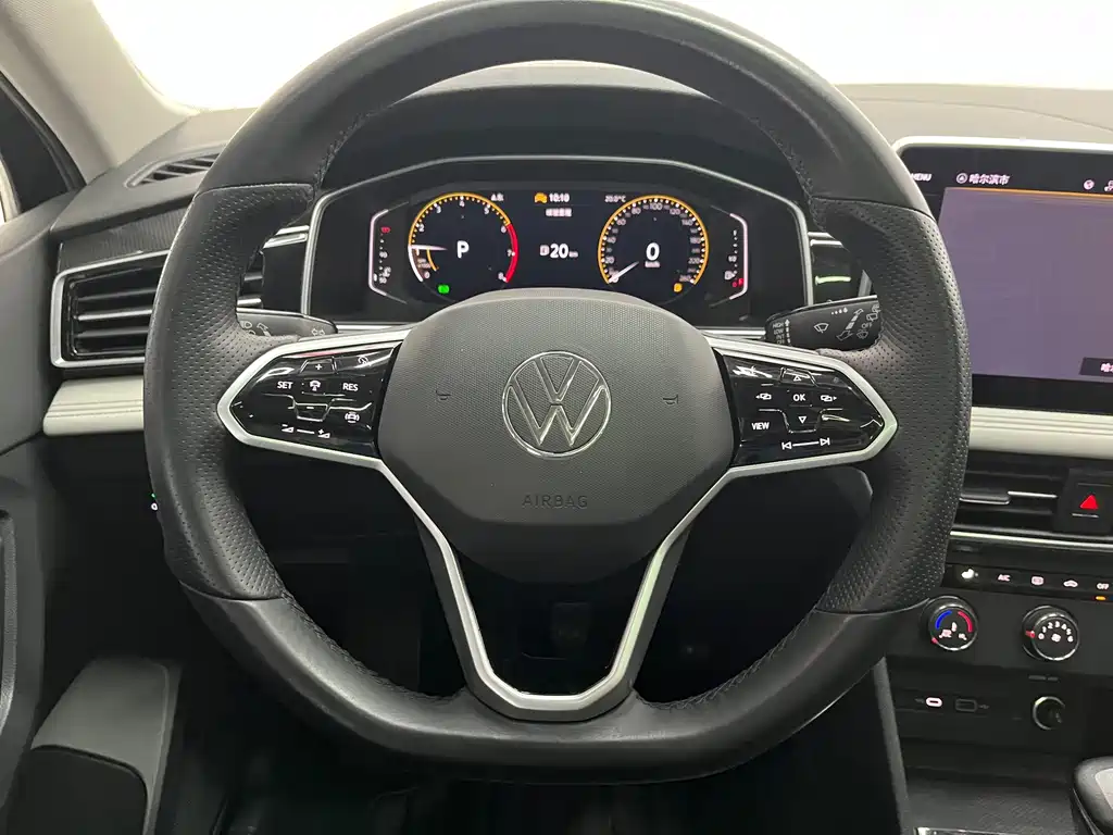 Volkswagen Tiguan L — миниатюра 10