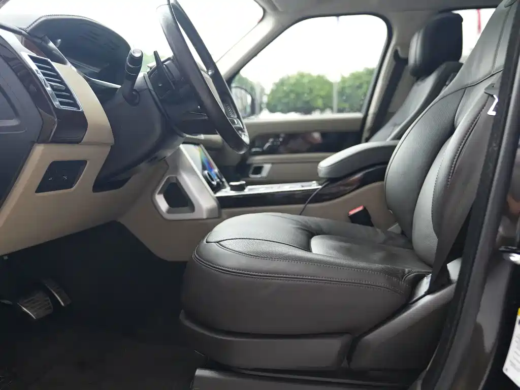 Land Rover Range Rover — миниатюра 5