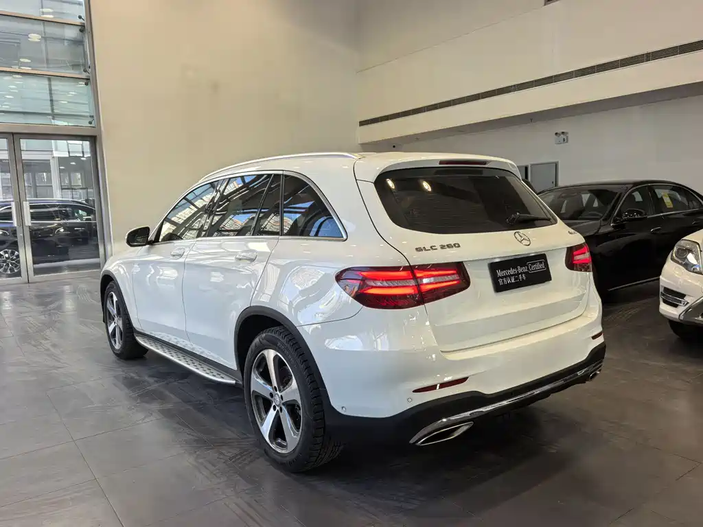 MERCEDES-BENZ GLC