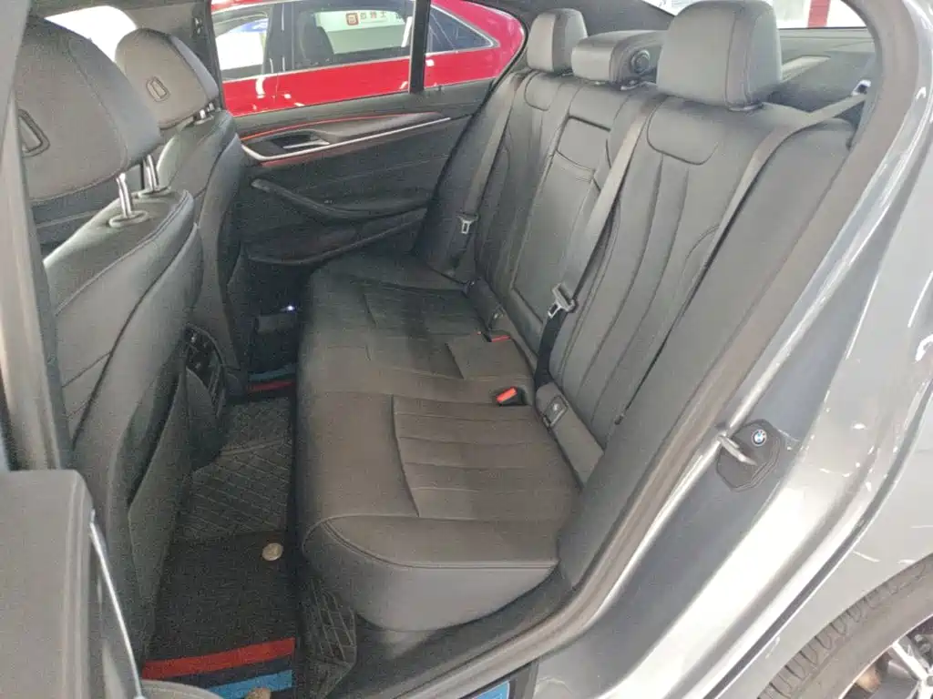 BMW 5 Series (Import) — миниатюра 17