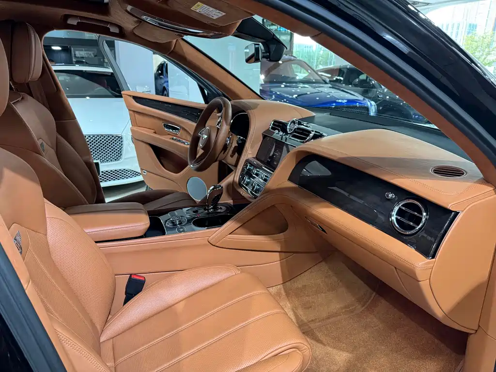 Bentley Bentayga PHEV — миниатюра 6