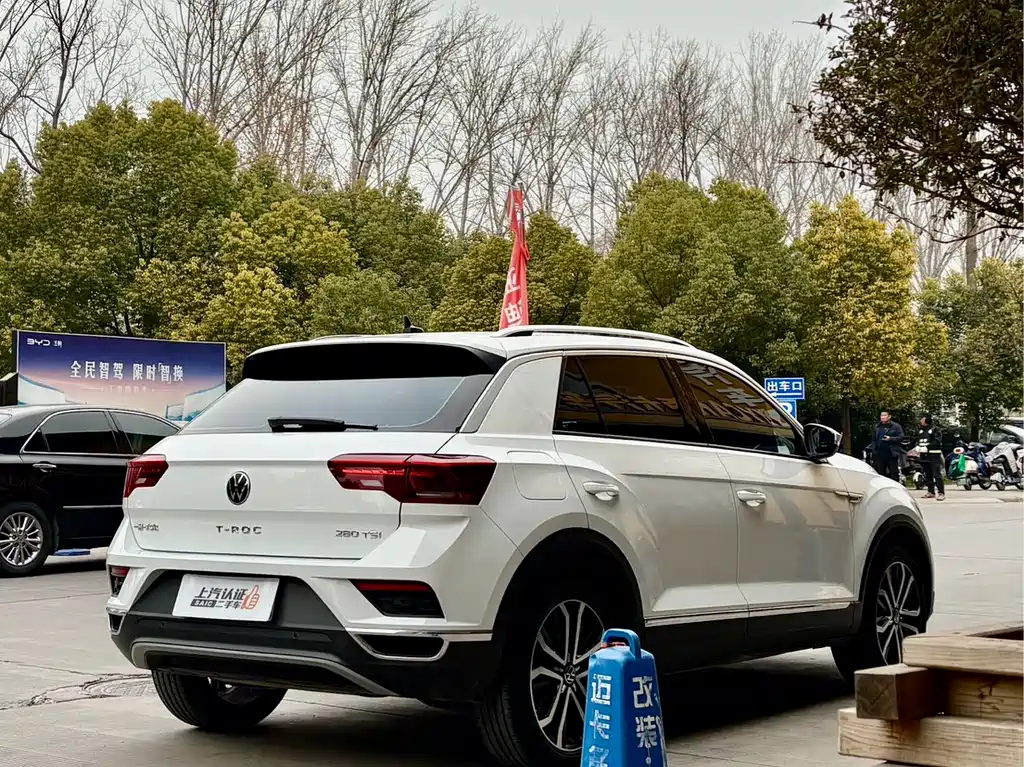 VOLKSWAGEN T ROC EXPLORING SONGS