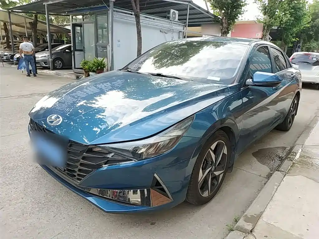Купить Hyundai Elantra