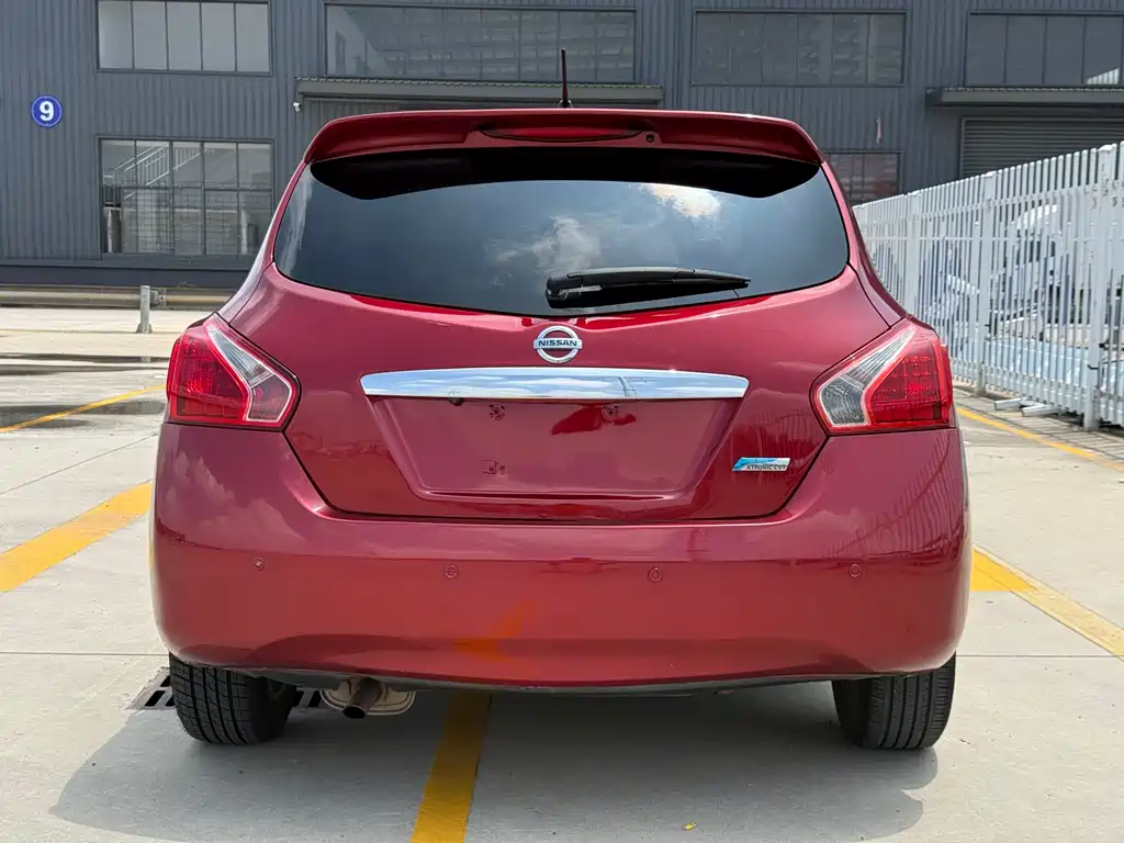 Nissan Tiida 1.6L CVT Cool Coffee Edition, фото 5