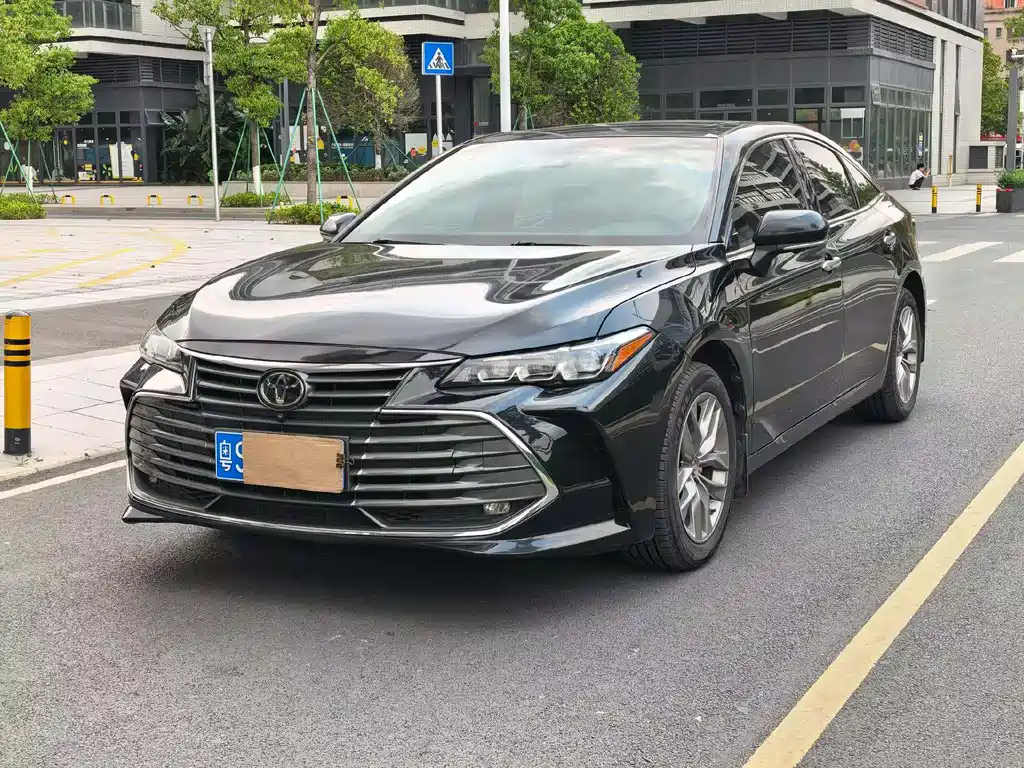 Купить Toyota Avalon