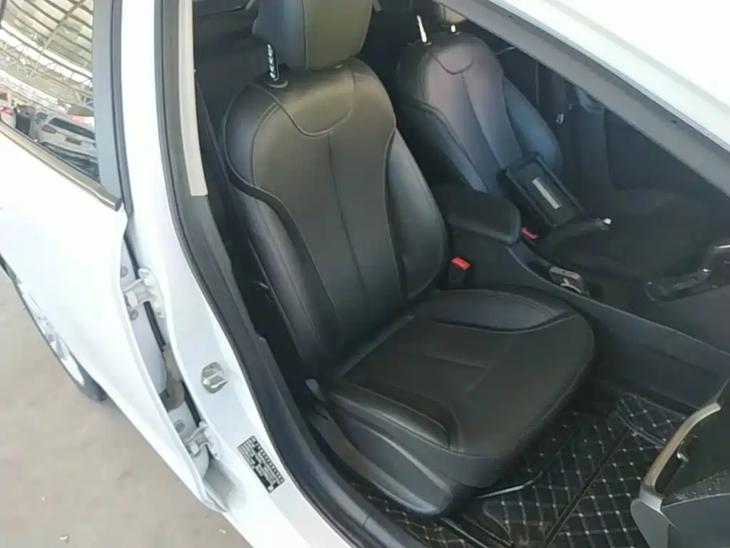 Buick Excelle — миниатюра 25