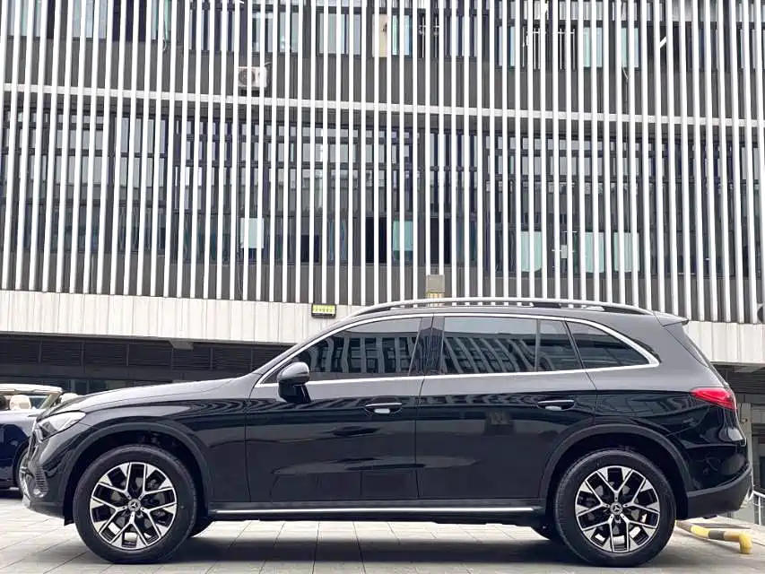 Mercedes-Benz GLC 2023 GLC 260 L 4MATIC 7 мест