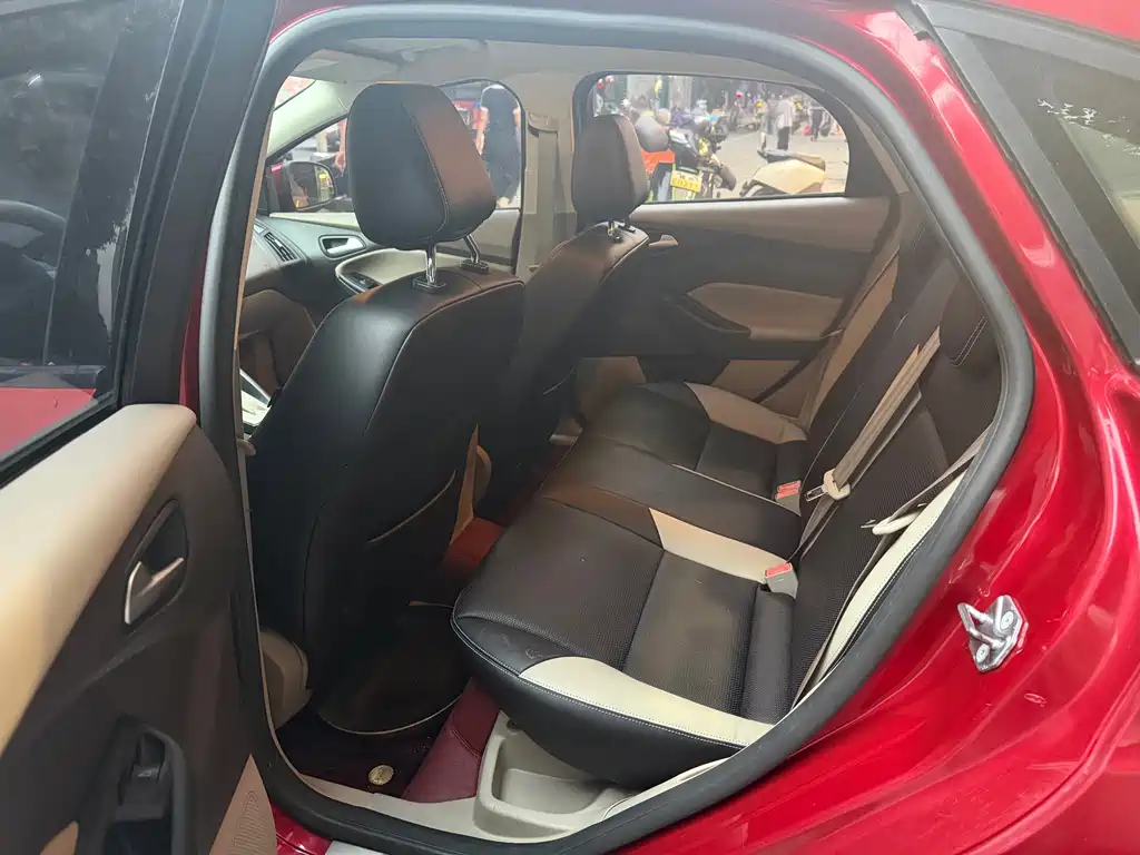 Ford Focus — миниатюра 4