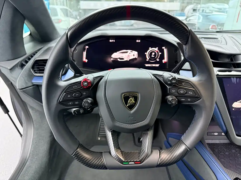 Lamborghini Revuelto — миниатюра 18